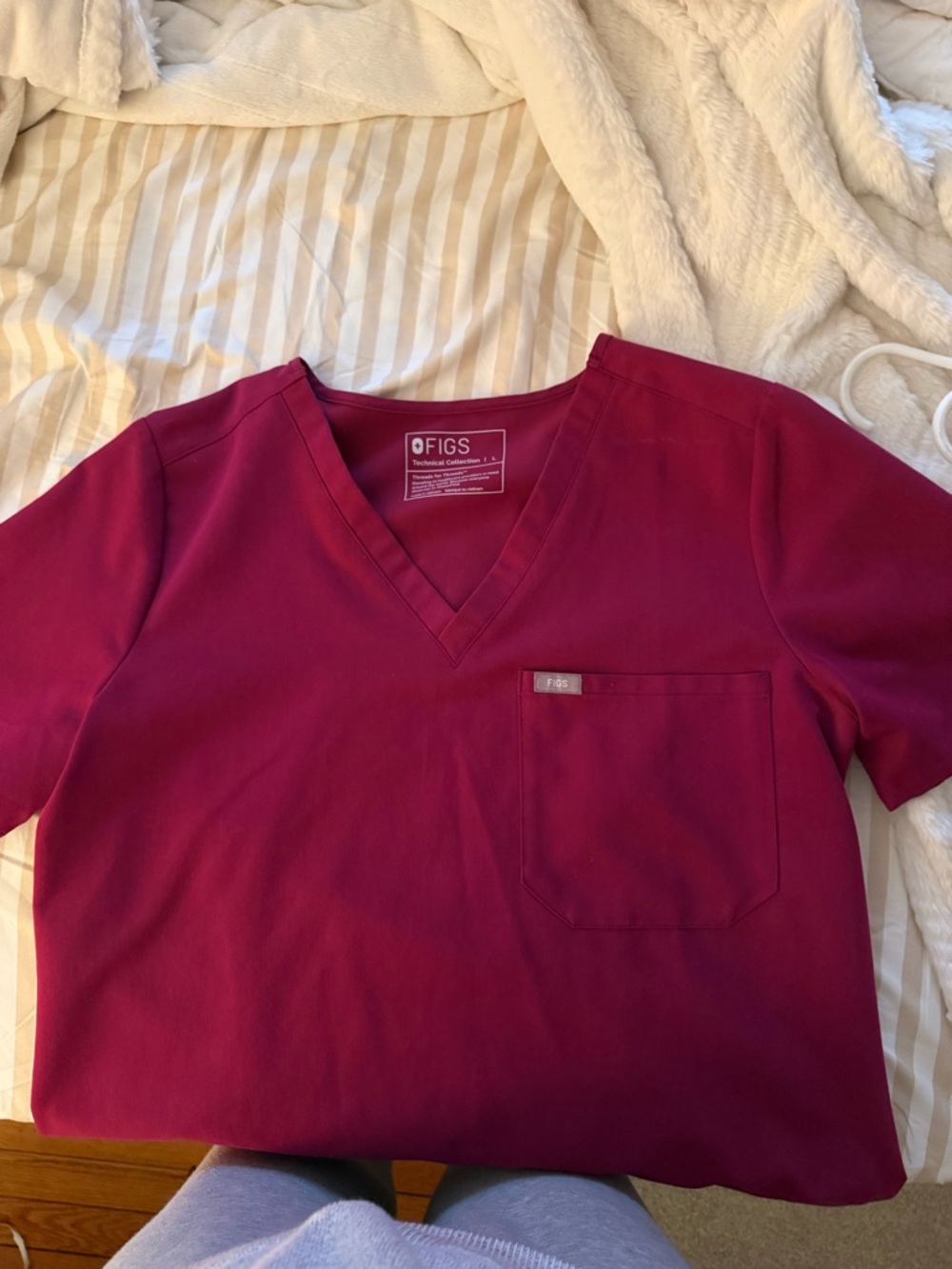 FIGS womens V-Neck scrub Top in Berry
